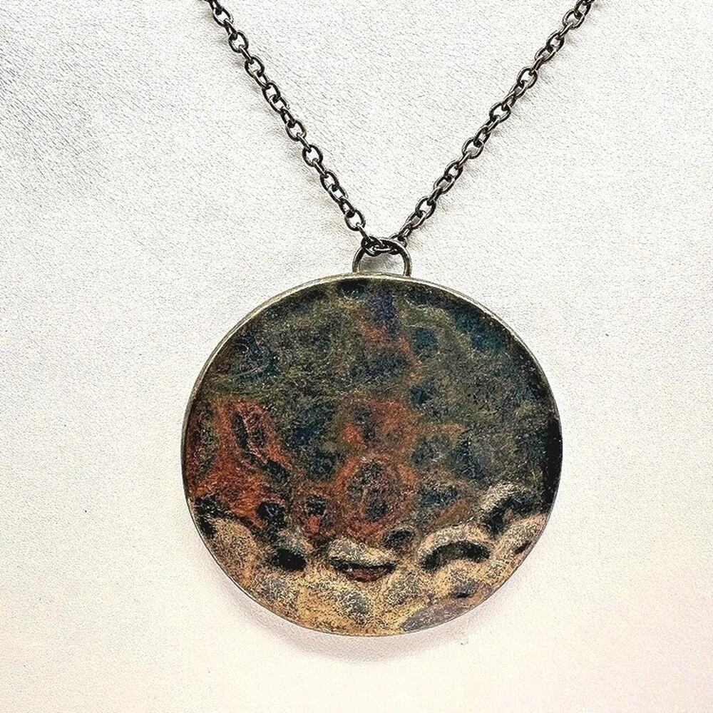 Vintage 80s Hammered Medallion Pendant Necklace Bronze Tone Women's Jewelry Y2K